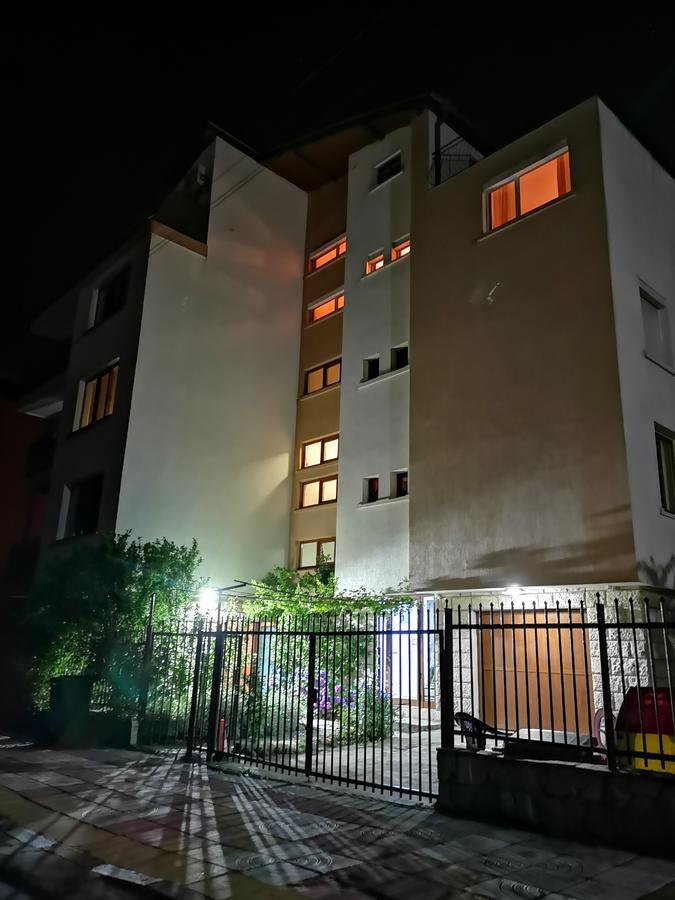 Paunovi Guest House Primorsko Exteriör bild